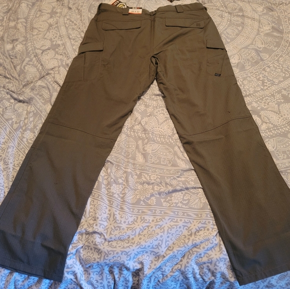 NWT 5.11 tactical stryke pants with flex tac 38x32 - Picture 2 of 2